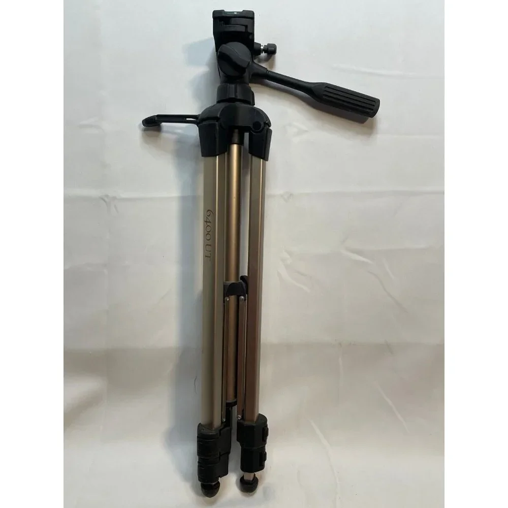 Sunpak Platinum Plus 6400 UT Tripod extends from 23